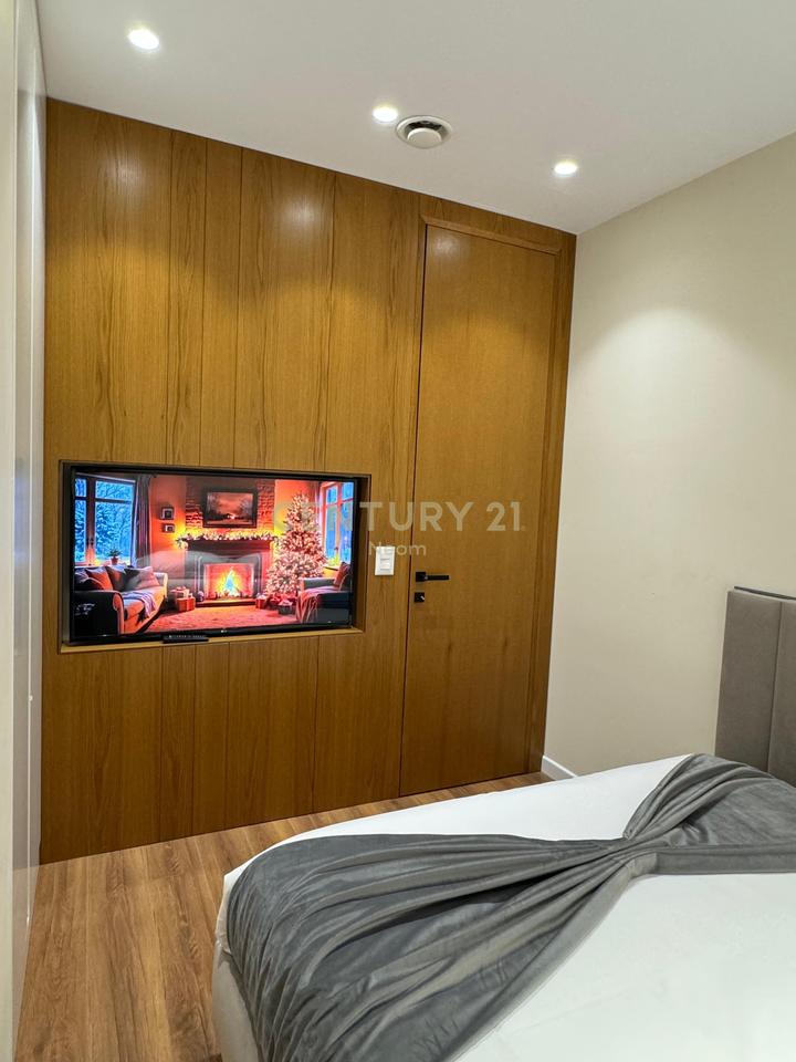 Appartamento 2+1 con Arredamento di Lusso, Garage Incluso e Vista Fantastica sullo Zoo e sul Lago
