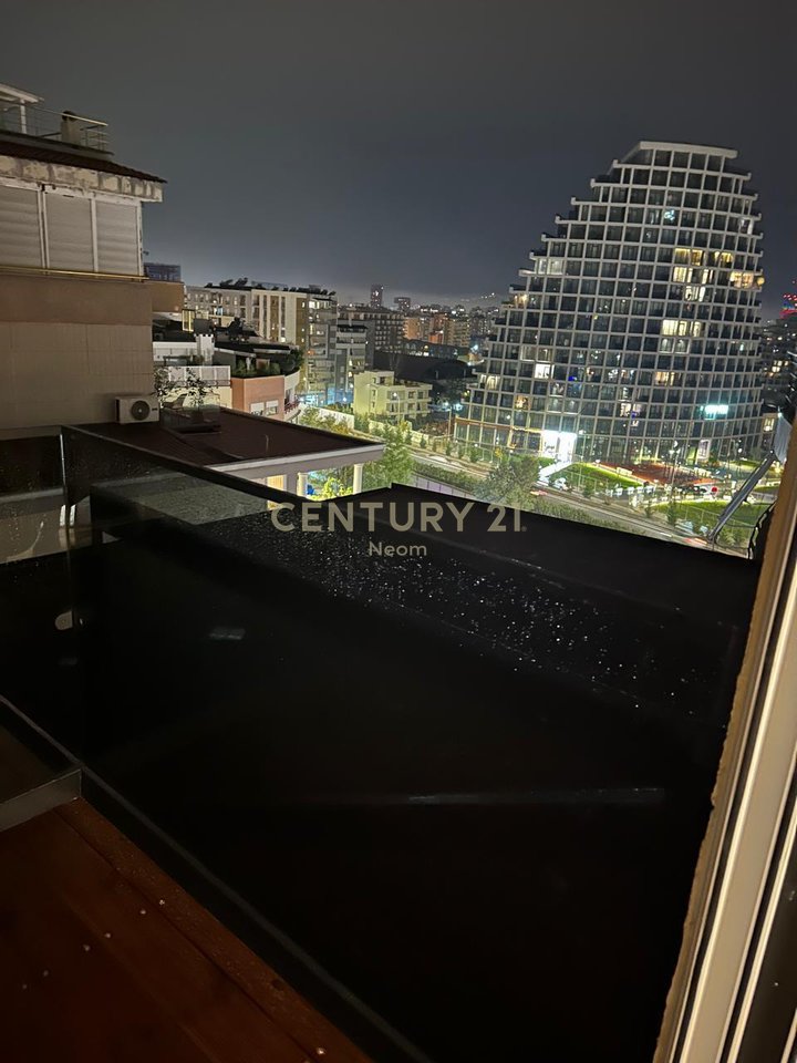 Appartamento 2+1 con Arredamento di Lusso, Garage Incluso e Vista Fantastica sullo Zoo e sul Lago
