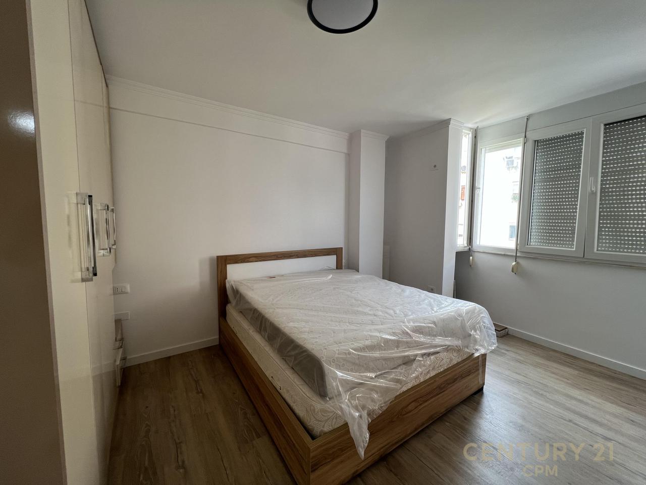 2+1 apartment for rent near Pazari i Ri!