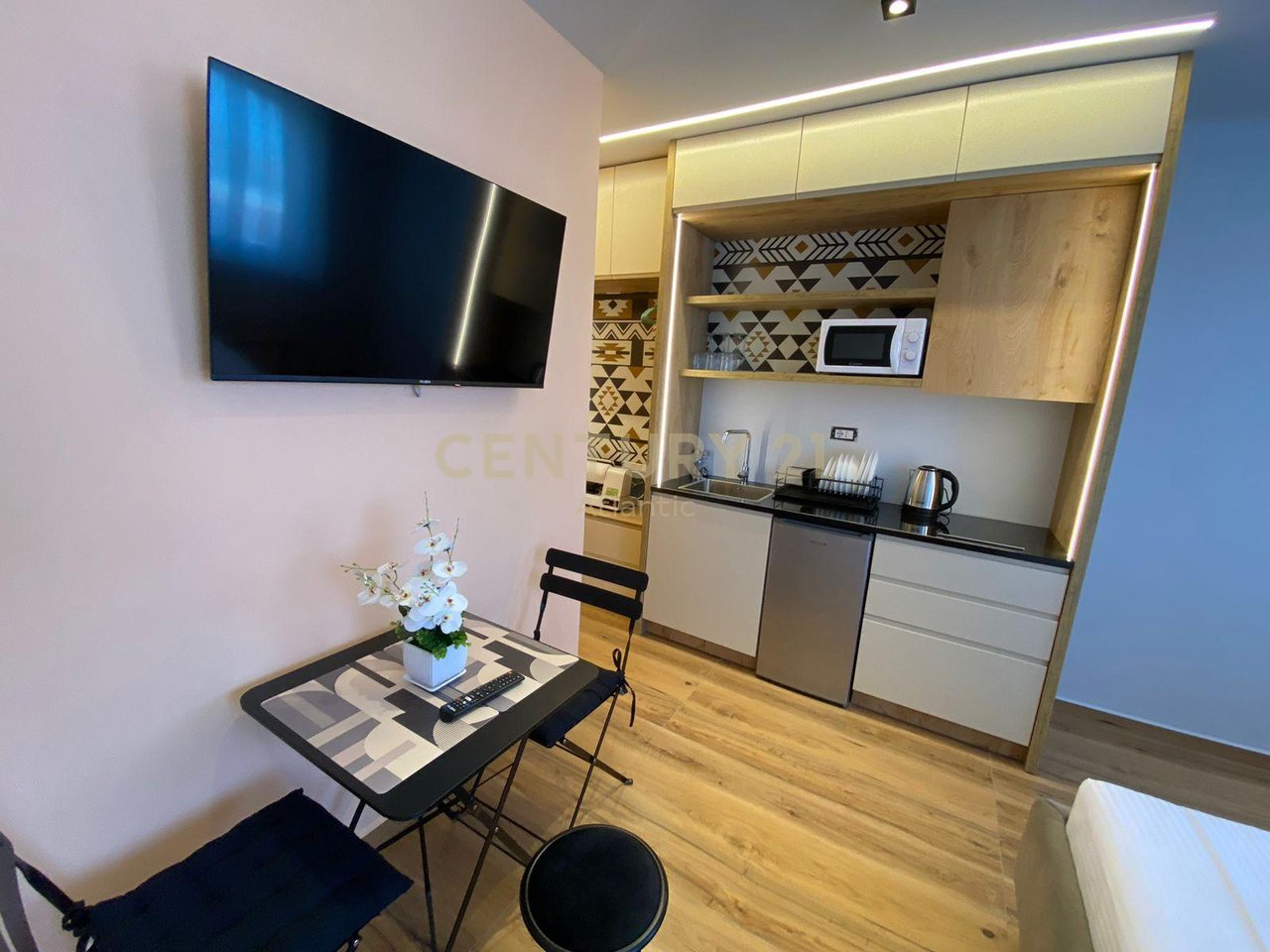 APART-HOTEL IN VENDITA SULLA SPIAGGIA DI RROTA E KUQE, DURAZZO - €365.000 | 150 m²