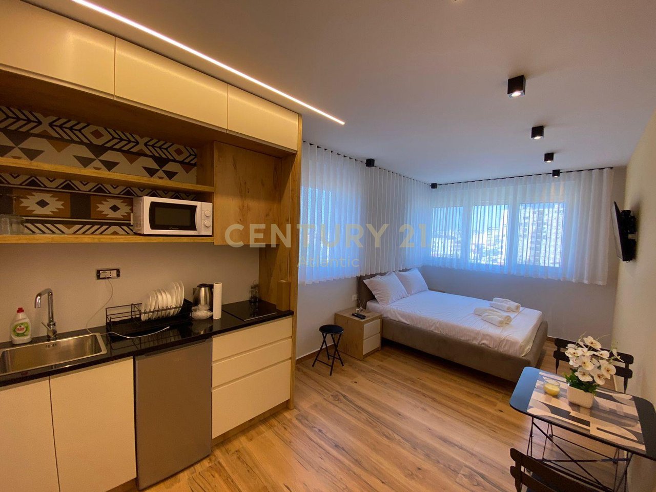 APART-HOTEL IN VENDITA SULLA SPIAGGIA DI RROTA E KUQE, DURAZZO - €365.000 | 150 m²