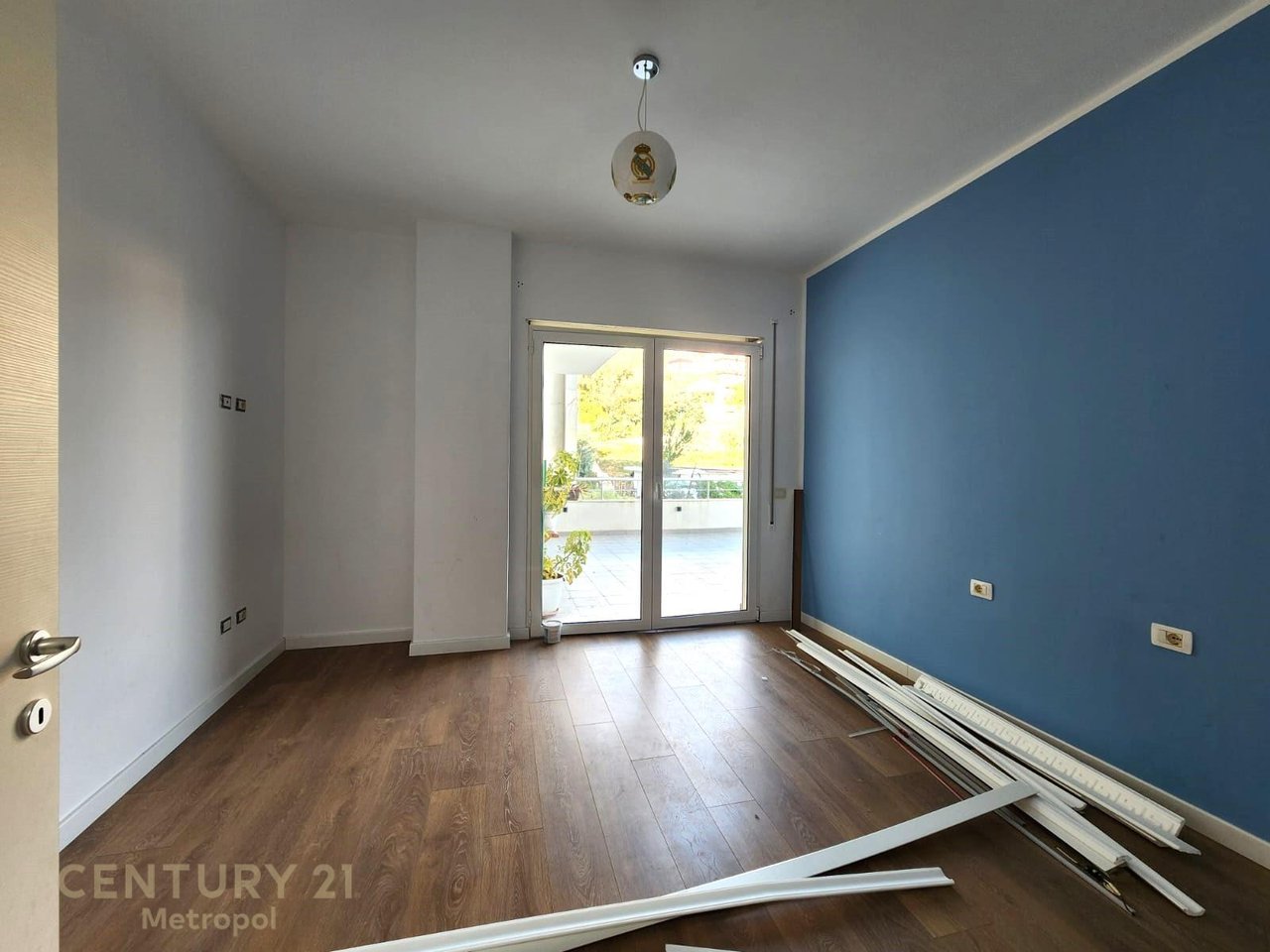 Apartment for sale 2+1+2 bathrooms + Veranda, near 2 Luaneve, Linze!