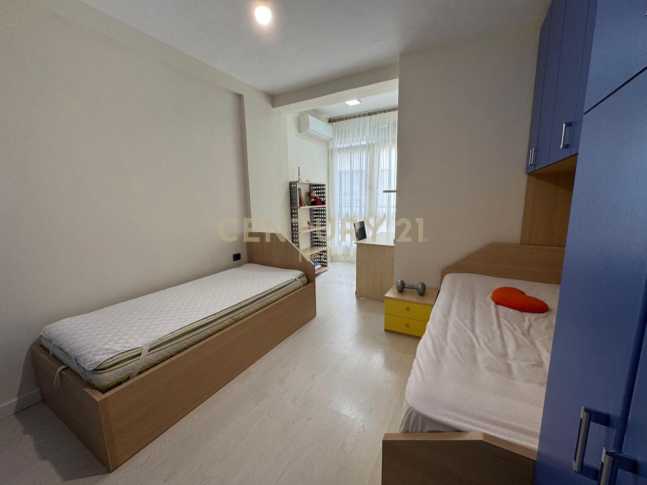 QIRA, APPARTAMENTO 2+1+PARCHEGGIO, COMUNE DI PARIGI!