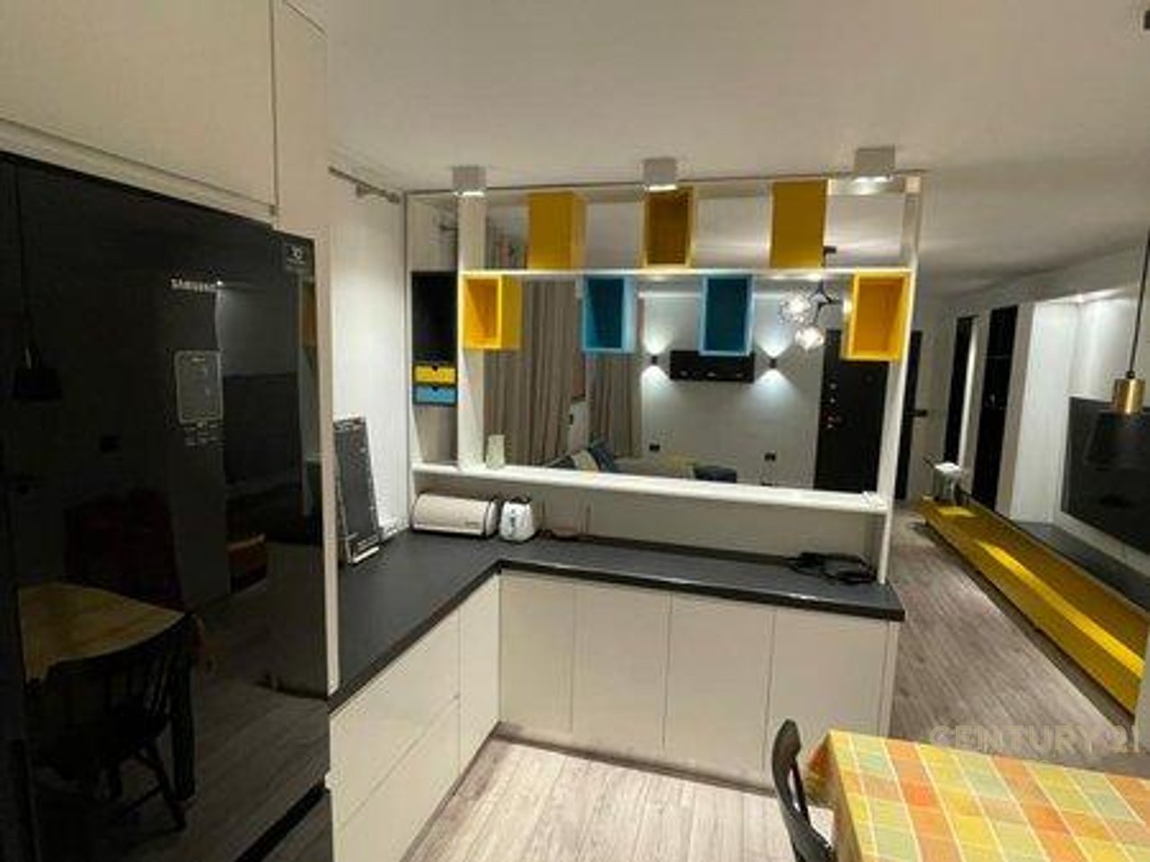 APPARTAMENTO DI LUSSO 3+1+2+2 BALCONI IN VENDITA IN VIA DURAZZO!