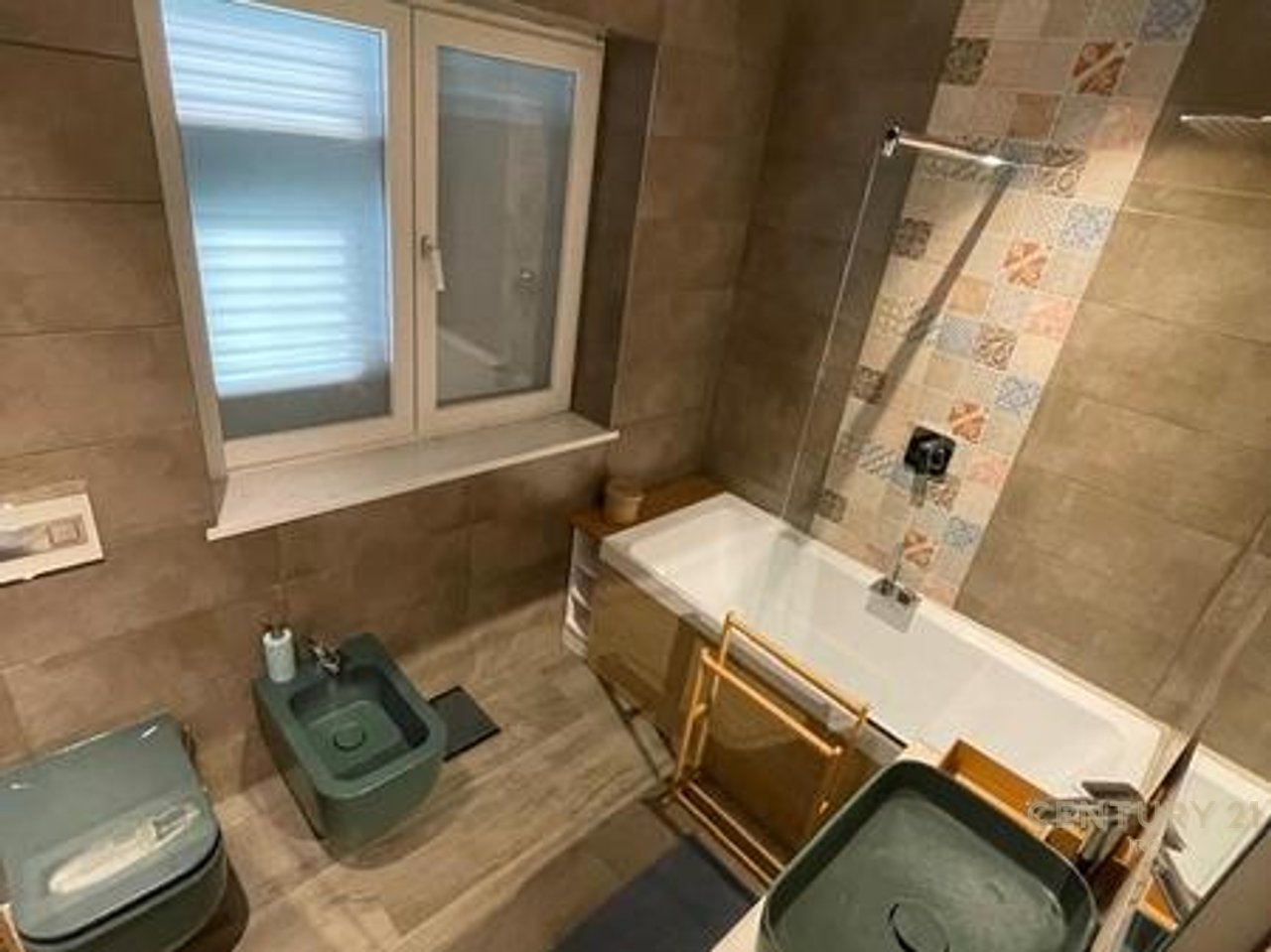 APPARTAMENTO DI LUSSO 3+1+2+2 BALCONI IN VENDITA IN VIA DURAZZO!