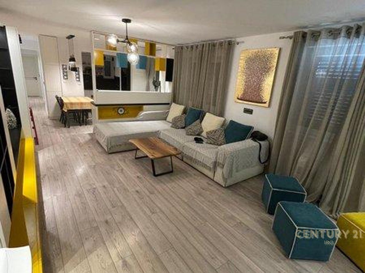 APPARTAMENTO DI LUSSO 3+1+2+2 BALCONI IN VENDITA IN VIA DURAZZO!