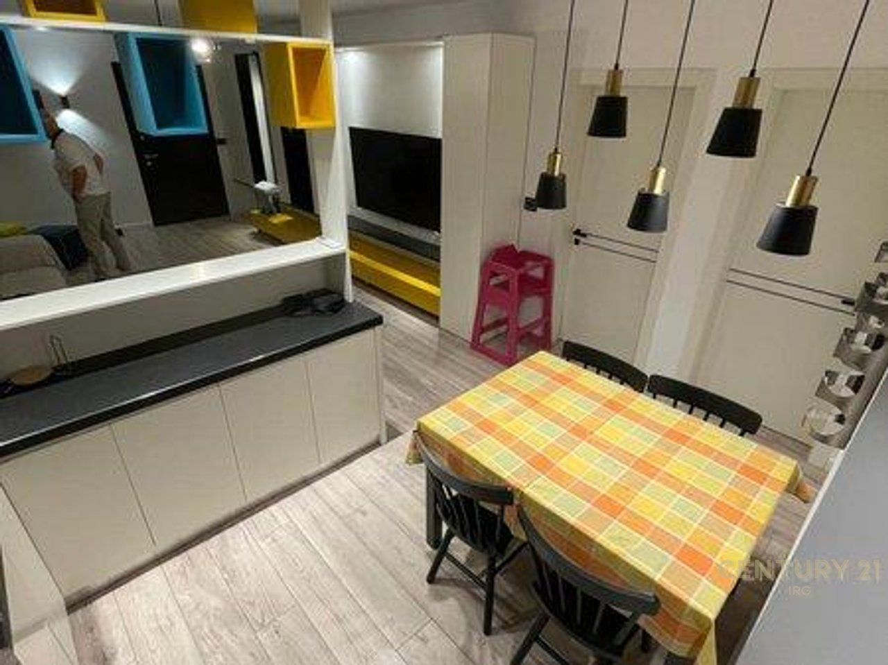 APPARTAMENTO DI LUSSO 3+1+2+2 BALCONI IN VENDITA IN VIA DURAZZO!