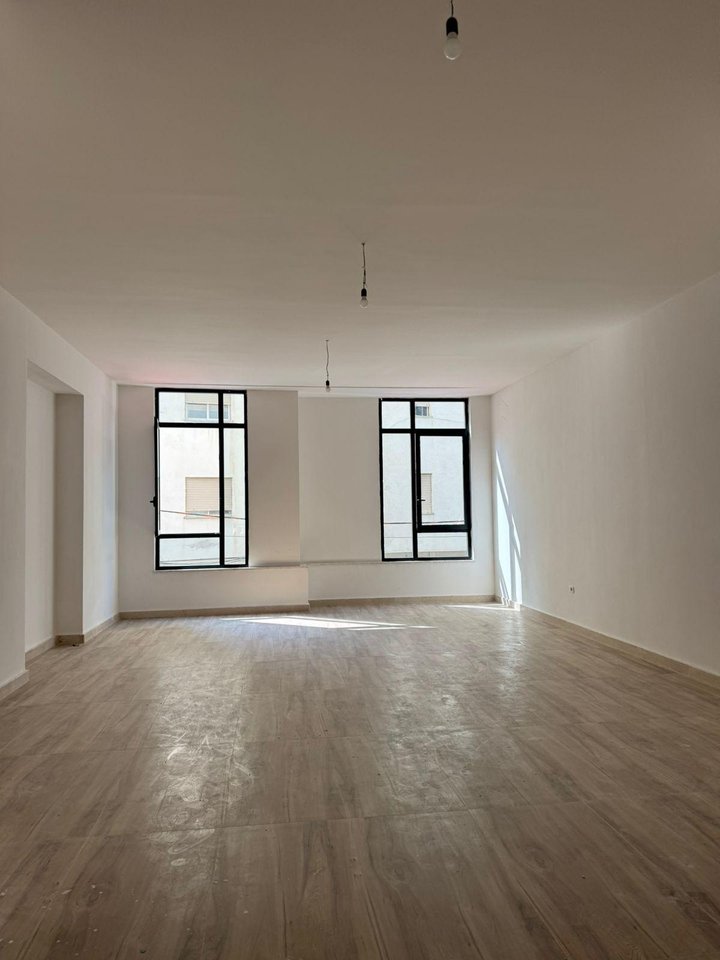 Business Premises for Rent at Mine Peza, Donika Center