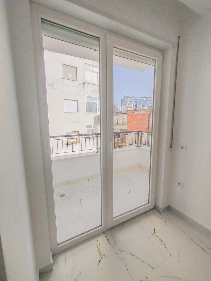 Te Mine Peza, Donika Center apartment 2+1 for rent