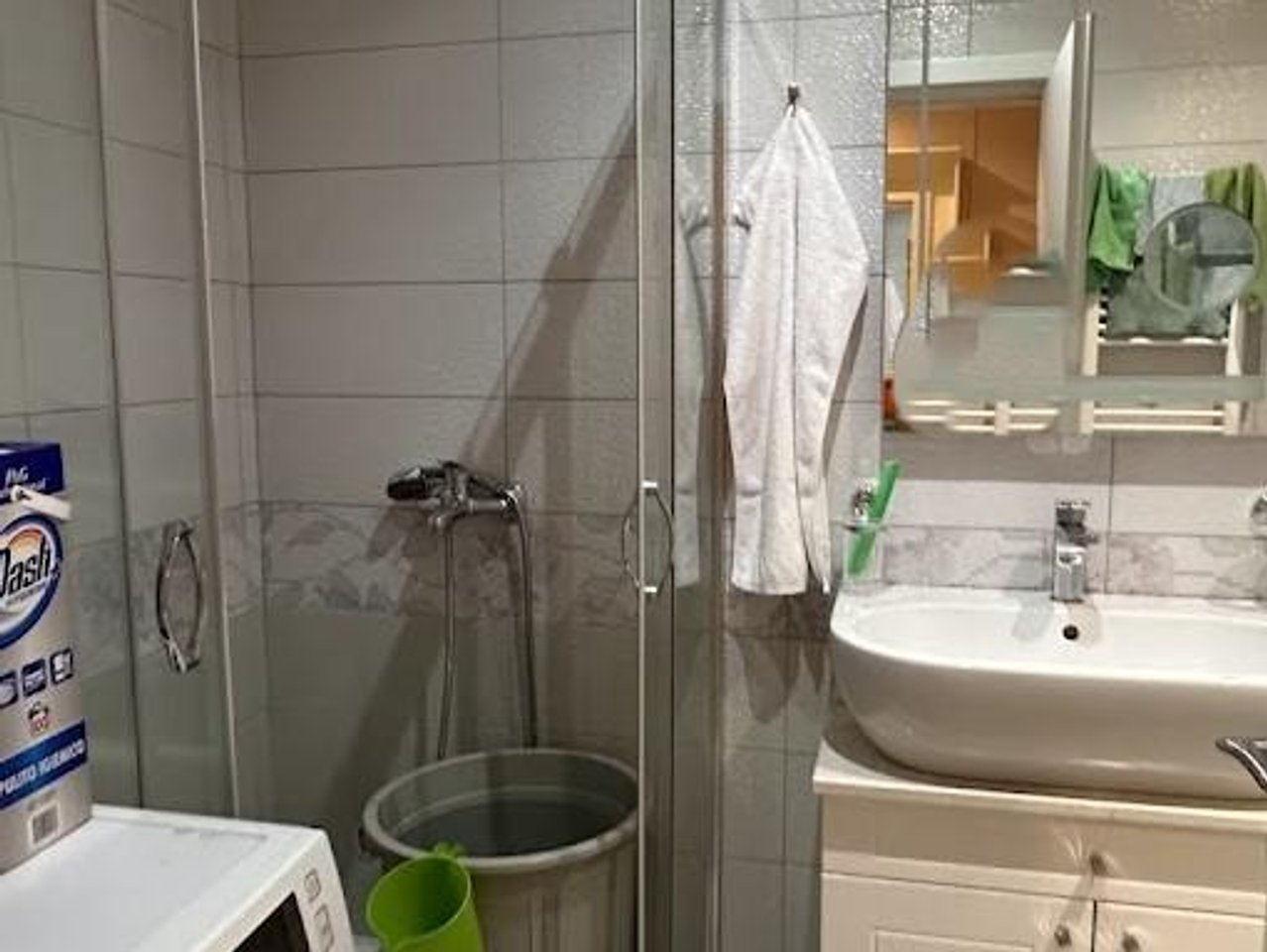 IN VENDITA, APPARTAMENTO 2+1+2+VERANDA + 2 GARAGE!
