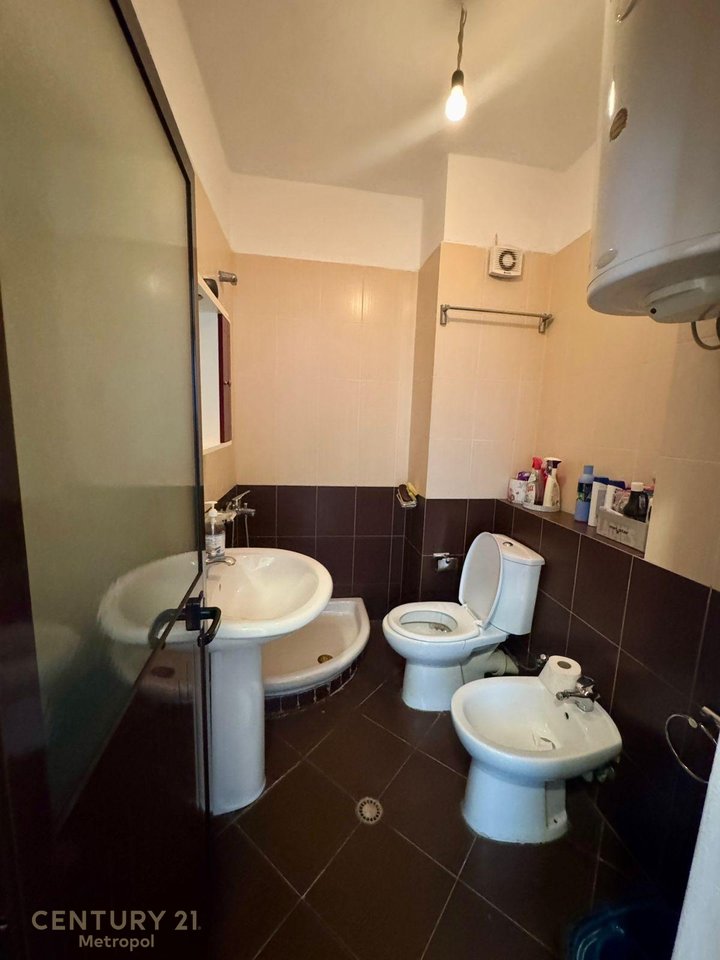 JEPET ME QIRA APARTAMENT 2+1, ALI DEMI!