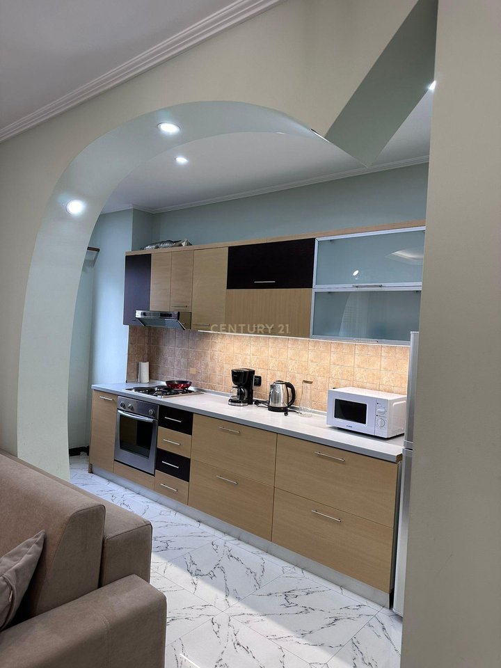 Apartament me Qera 1+1 te Sheshi Willson!