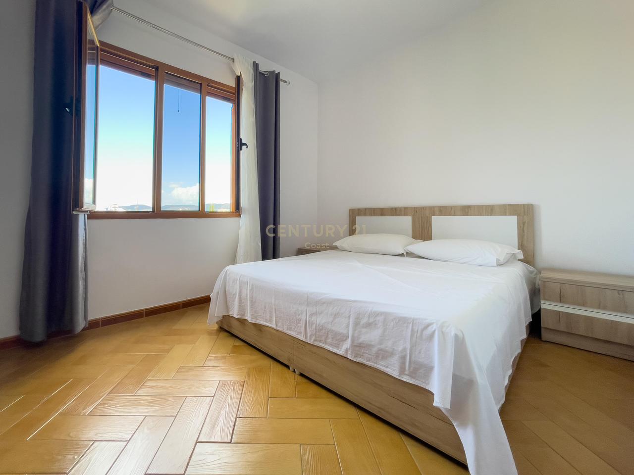 Jepet me qira apartament 3+1+2 në Vlorë – Zona e Coles