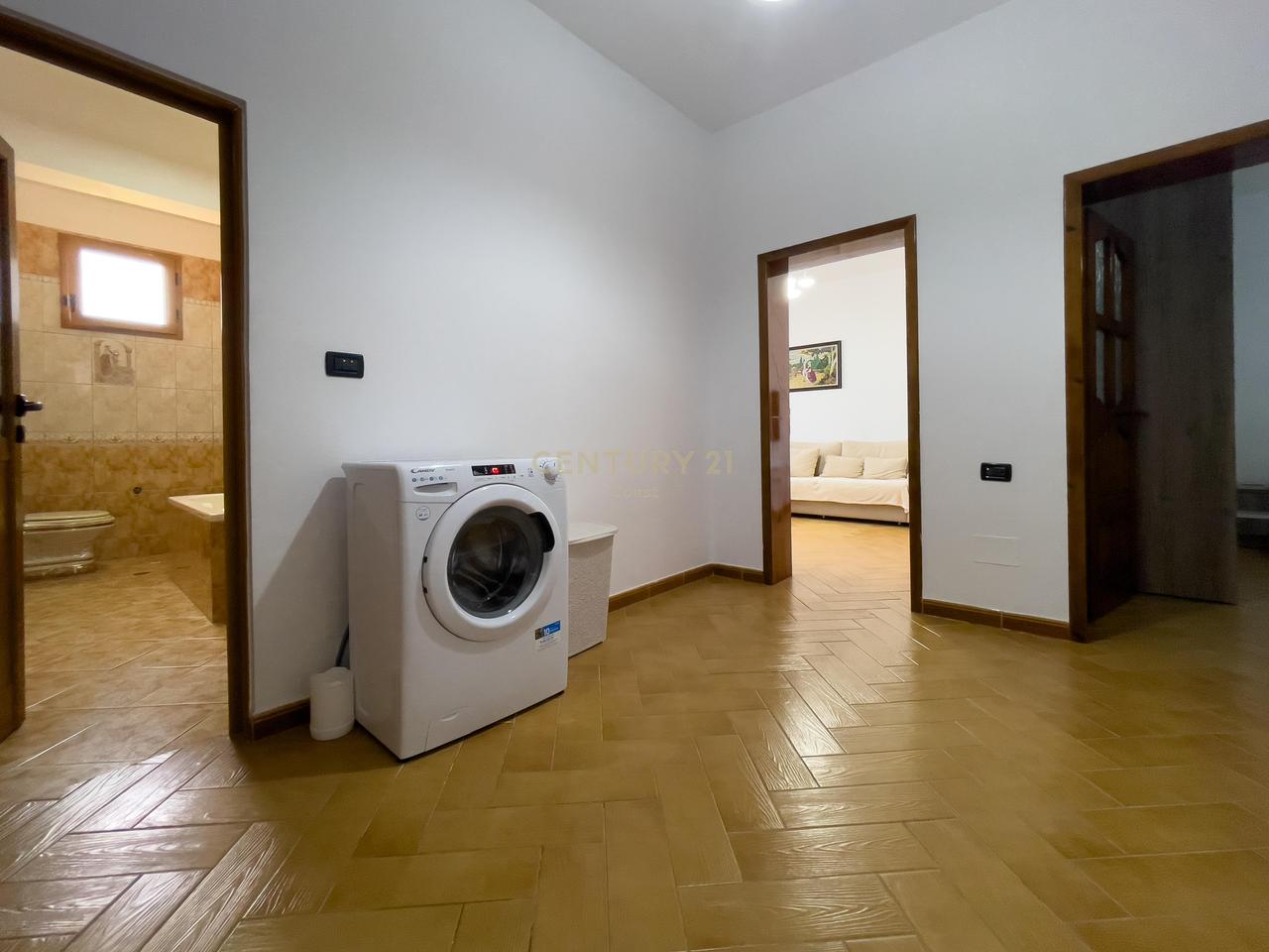 Jepet me qira apartament 3+1+2 në Vlorë – Zona e Coles