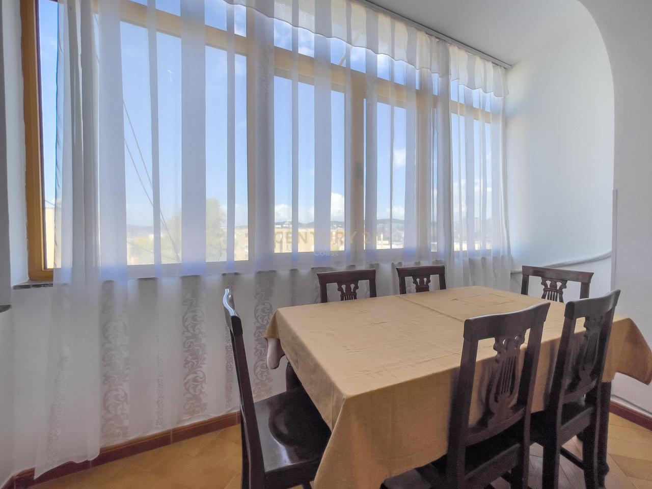 Jepet me qira apartament 3+1+2 në Vlorë – Zona e Coles