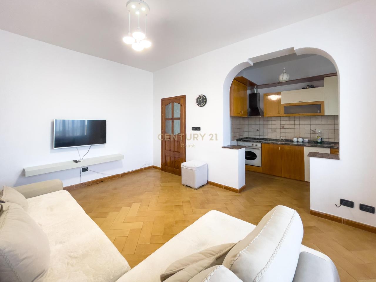 Jepet me qira apartament 3+1+2 në Vlorë – Zona e Coles