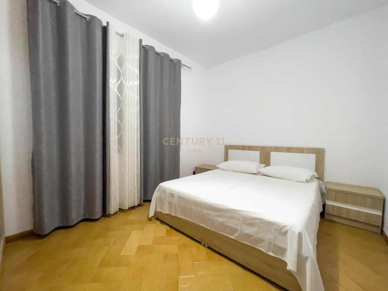 Jepet me qira apartament 3+1+2 në Vlorë – Zona e Coles