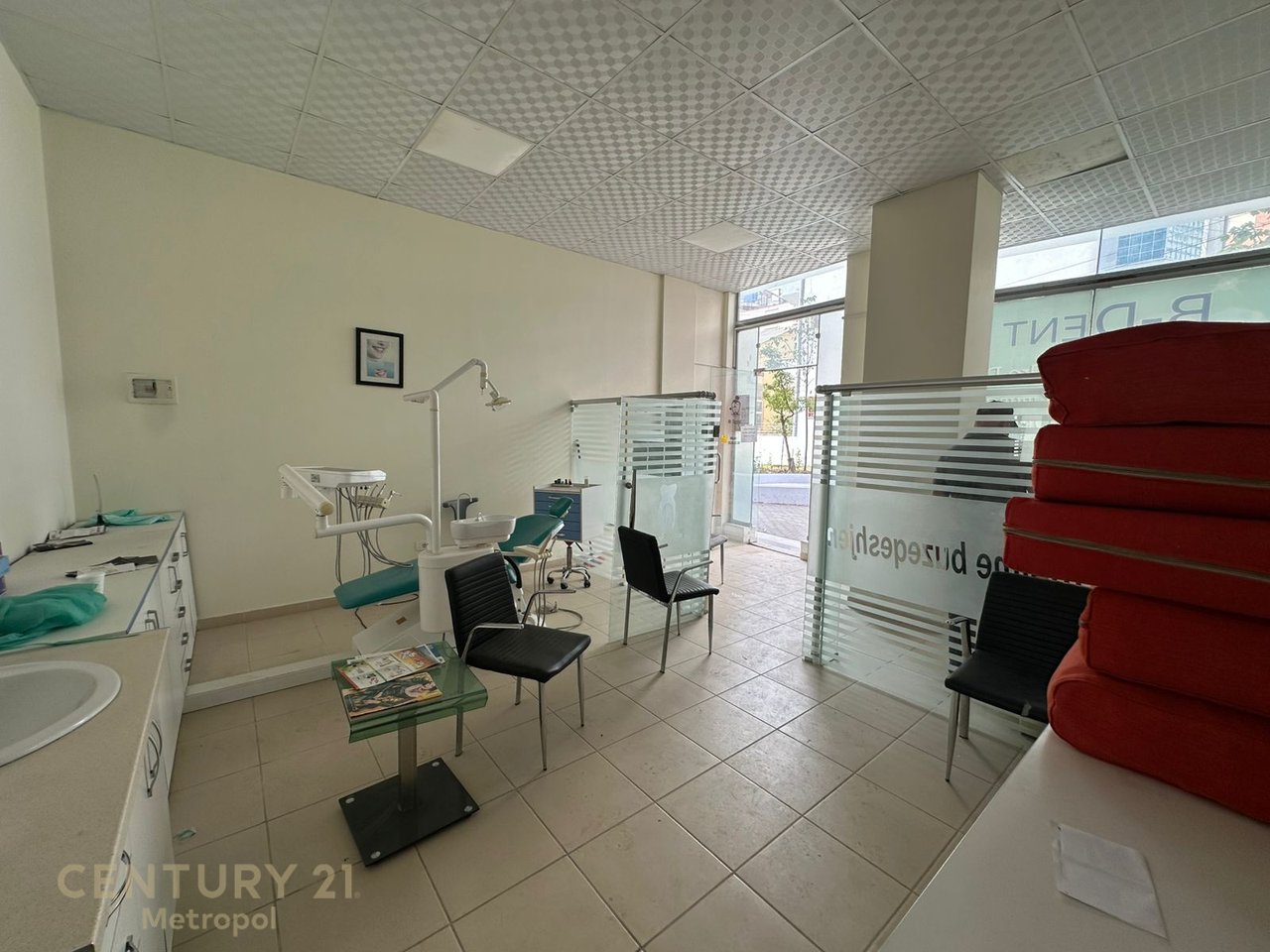 Commercial Ambient For Rent in Astir, Tirana