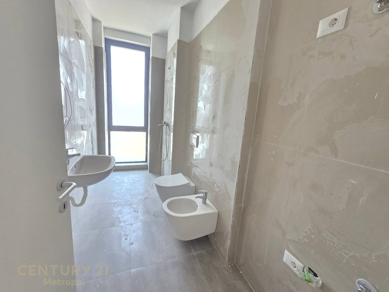 APPARTAMENTO SHESIM 1+1+Posto Auto, Nuovo Boulevard!