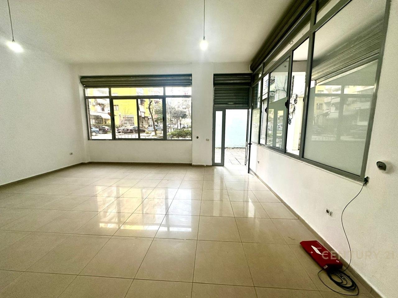 50 m² Shop for Sale in Yzberisht, Tirana
