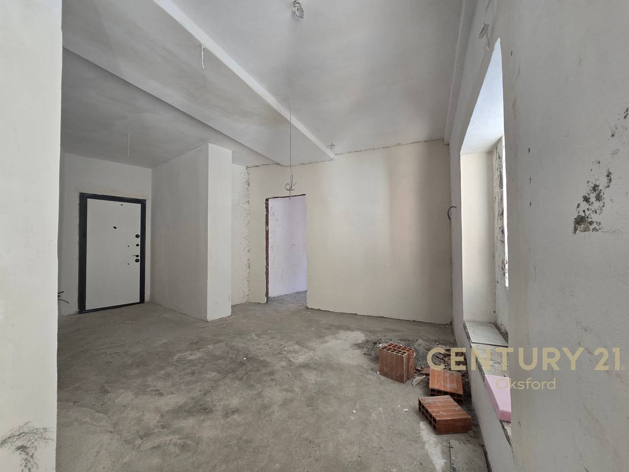 SHITET APARTAMENT 1+1 TE SHKOLLA KUQE