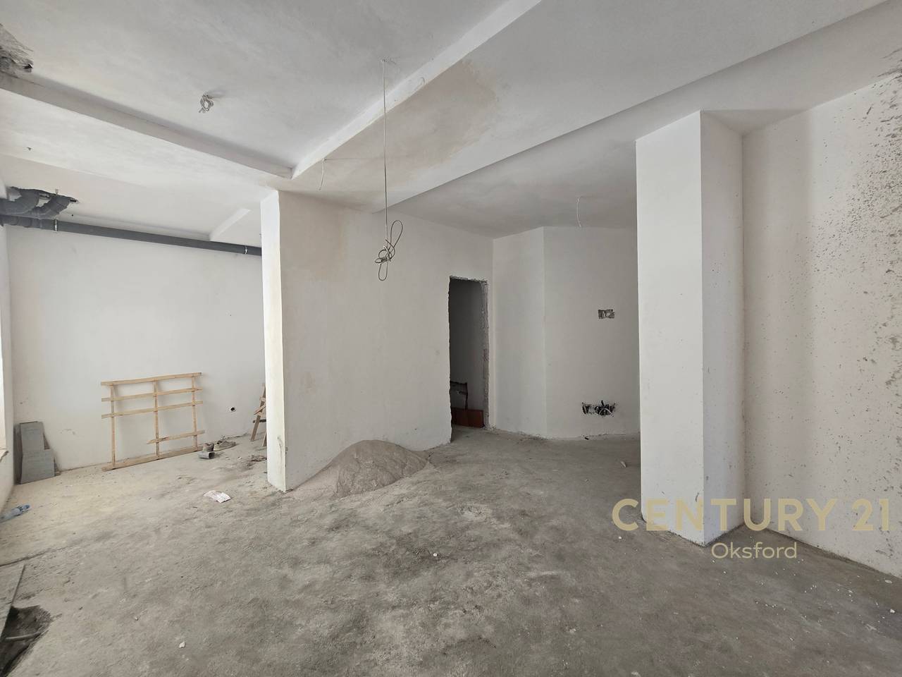 SHITET APARTAMENT 1+1 TE SHKOLLA KUQE