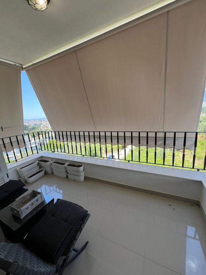 Shitet Apartament Luksoz  2+1+Post Parkimi tek Liqeni i Thate