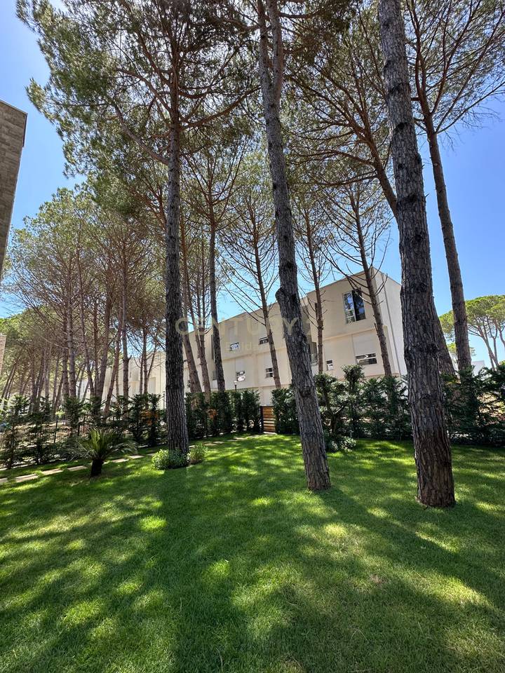 Appartamento 2+1 con cortile nella zona premium, San Pietro!