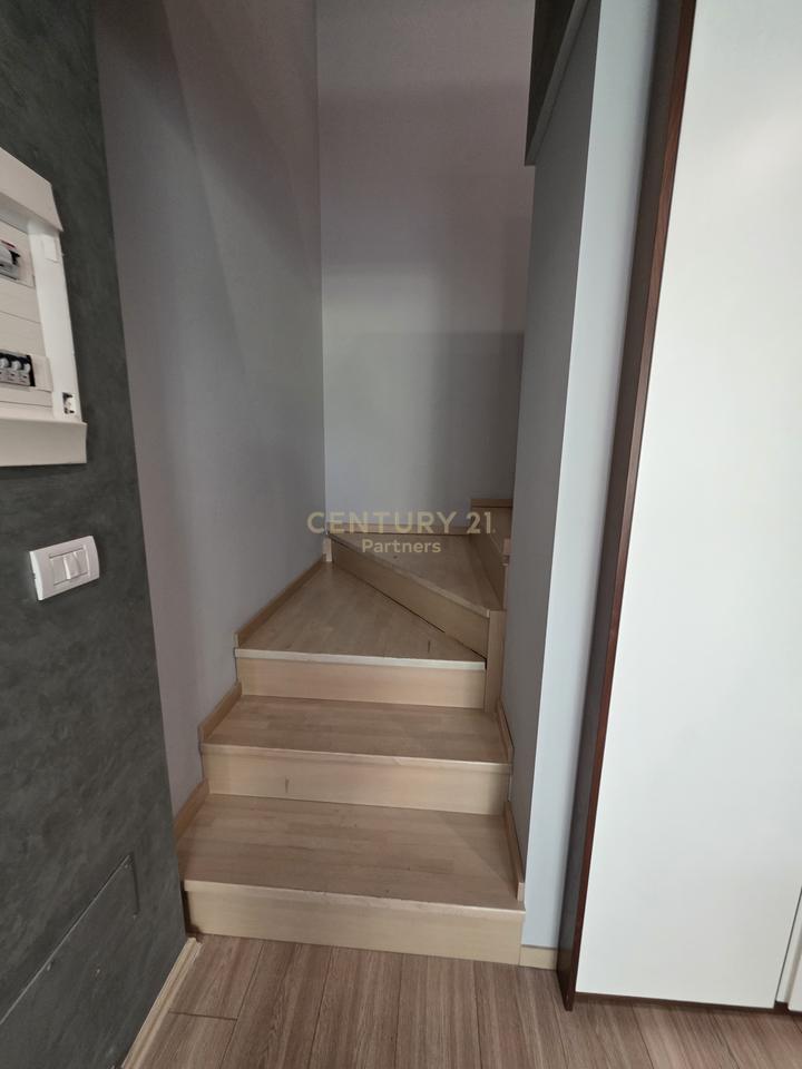 Ambient Komercial Me Qira në Komunën e Parisit, Tiranë - 800€ | 46 m²