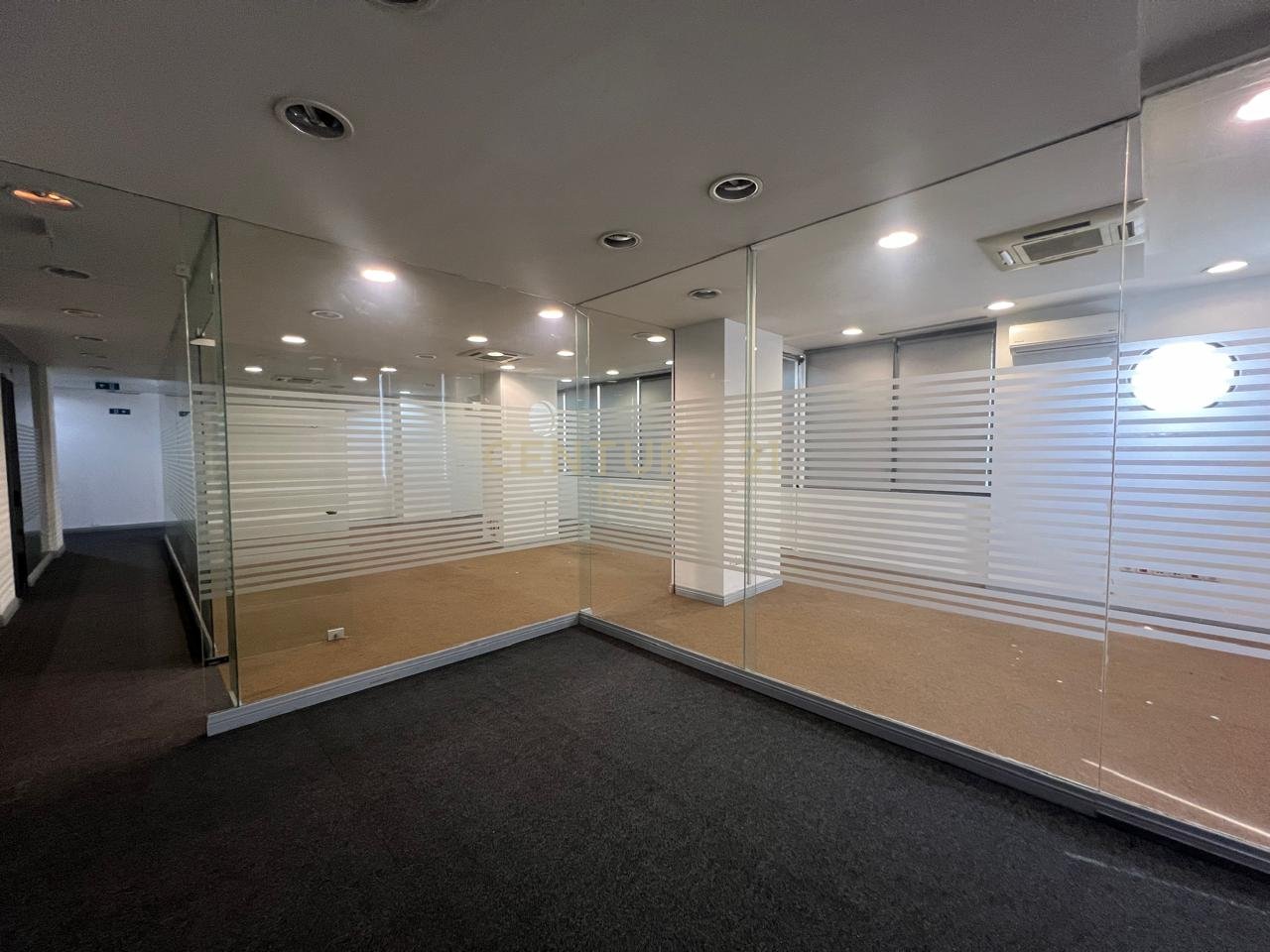 COMMERCIAL ENVIRONMENT FOR RENT NEAR THE BLACK BIRD WITH AREA OF 235M2