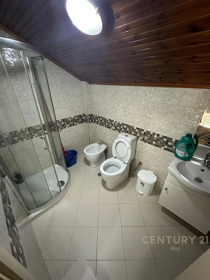 VILLA SU DUE PIANI IN AFFITTO – PRESSO IL COMPLESSO “QETËSIA”, QERRET !!!