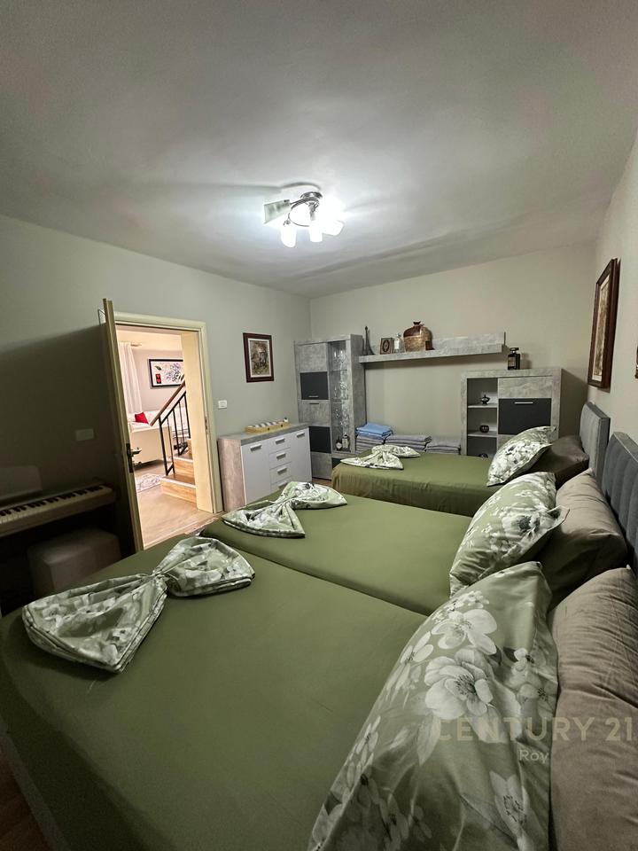 VILLA SU DUE PIANI IN AFFITTO – PRESSO IL COMPLESSO “QETËSIA”, QERRET !!!