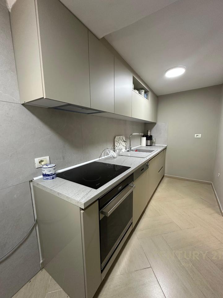 VILLA SU DUE PIANI IN AFFITTO – PRESSO IL COMPLESSO “QETËSIA”, QERRET !!!