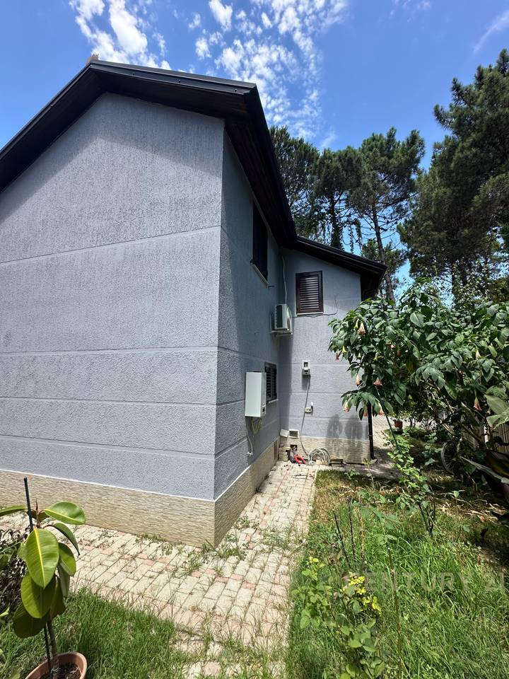 VILLA SU DUE PIANI IN AFFITTO – PRESSO IL COMPLESSO “QETËSIA”, QERRET !!!