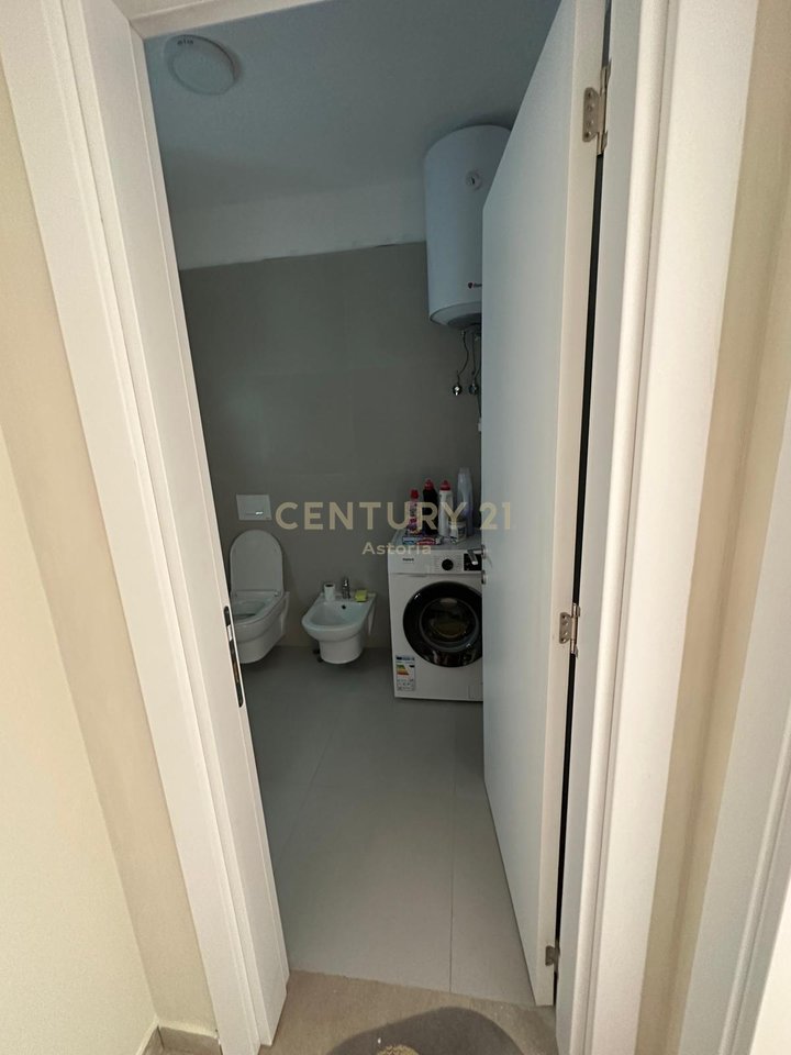 JEPET ME QIRA APARTAMENT 2+1 TE "UNIVERS CITY"