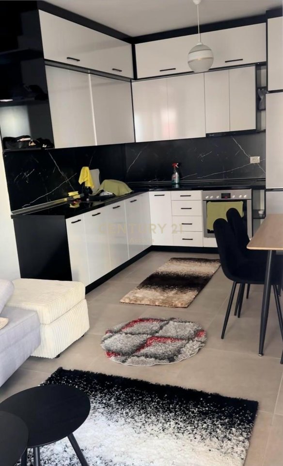 JEPET ME QIRA APARTAMENT 2+1 TE "UNIVERS CITY"