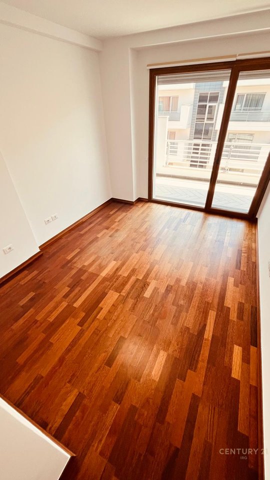 OFFICE FOR RENT AT HILTON, NEAR DELIJORGJI!