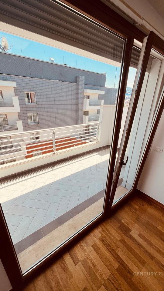 OFFICE FOR RENT AT HILTON, NEAR DELIJORGJI!