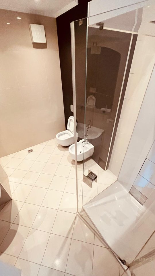 OFFICE FOR RENT AT HILTON, NEAR DELIJORGJI!