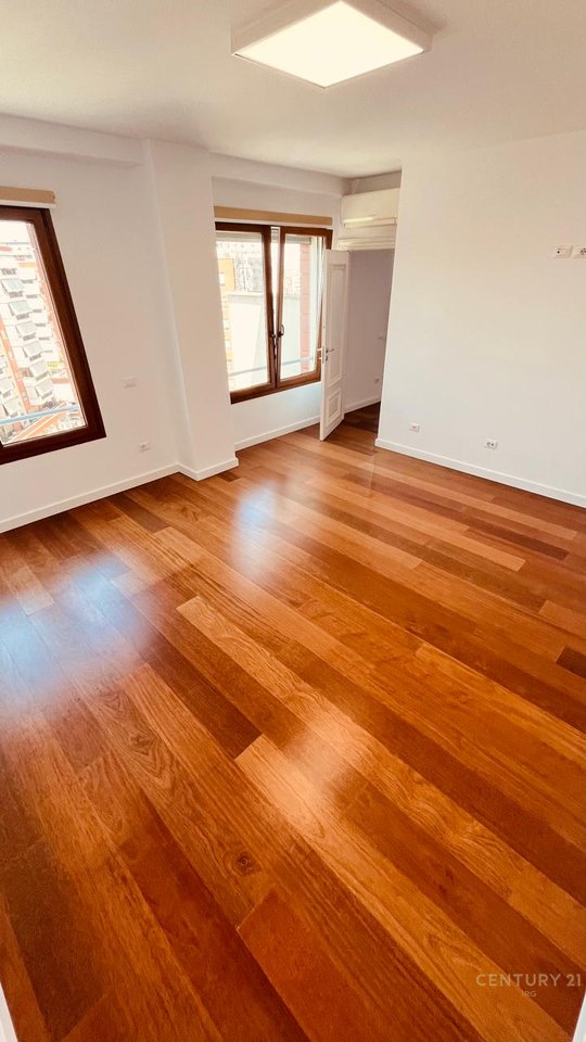 OFFICE FOR RENT AT HILTON, NEAR DELIJORGJI!