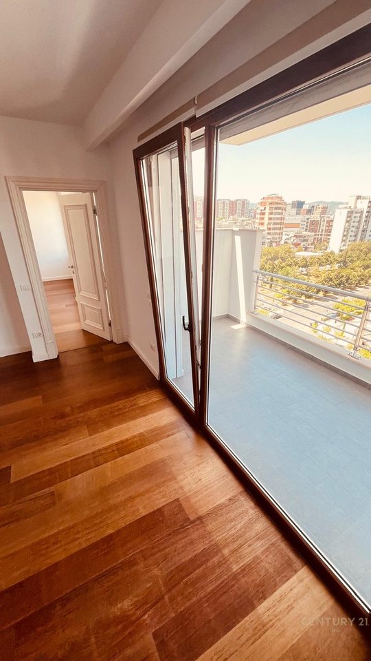 OFFICE FOR RENT AT HILTON, NEAR DELIJORGJI!