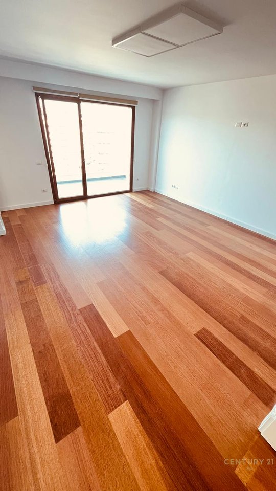 OFFICE FOR RENT AT HILTON, NEAR DELIJORGJI!
