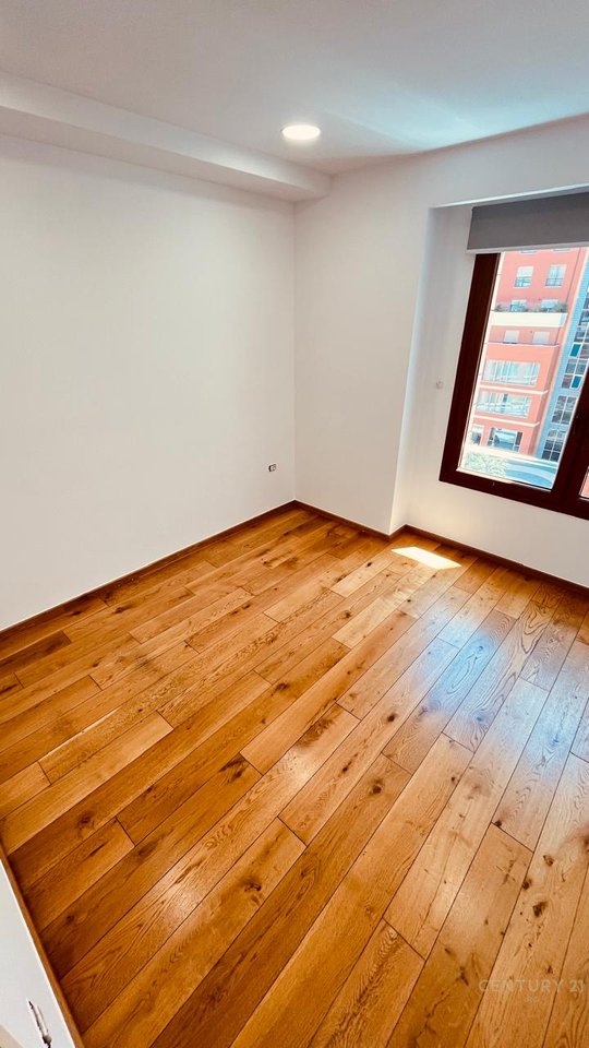 OFFICE FOR RENT AT HILTON, NEAR DELIJORGJI!