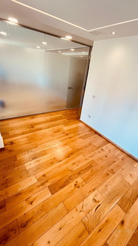 OFFICE FOR RENT AT HILTON, NEAR DELIJORGJI!