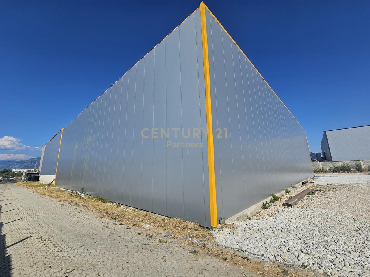 I rent a 1000m2 warehouse in Kashar !!