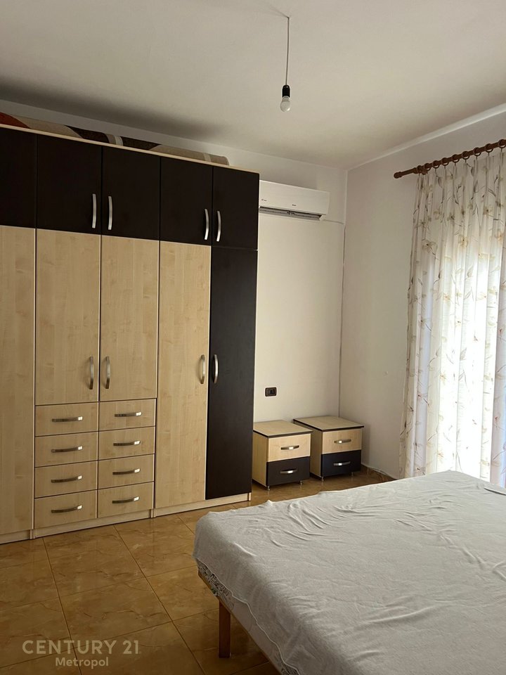 JEPET ME QİRA APARTAMENT 2+1+1 NE ZONEN E 21 DHJETORIT!