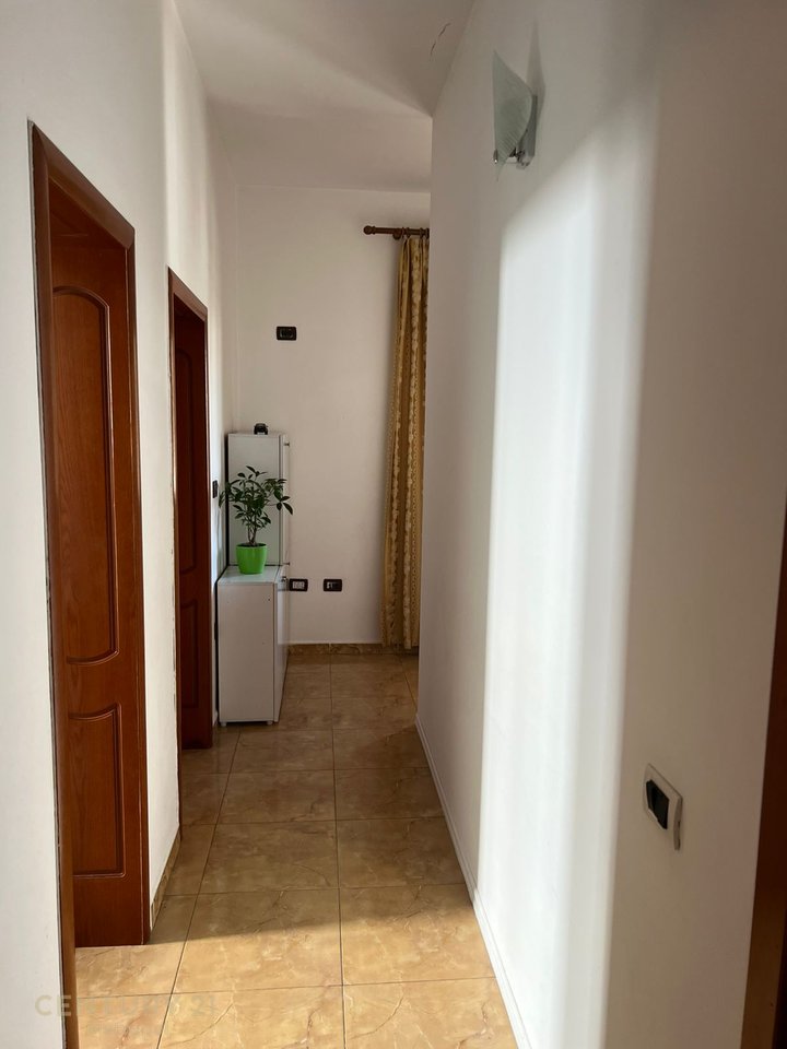 JEPET ME QİRA APARTAMENT 2+1+1 NE ZONEN E 21 DHJETORIT!
