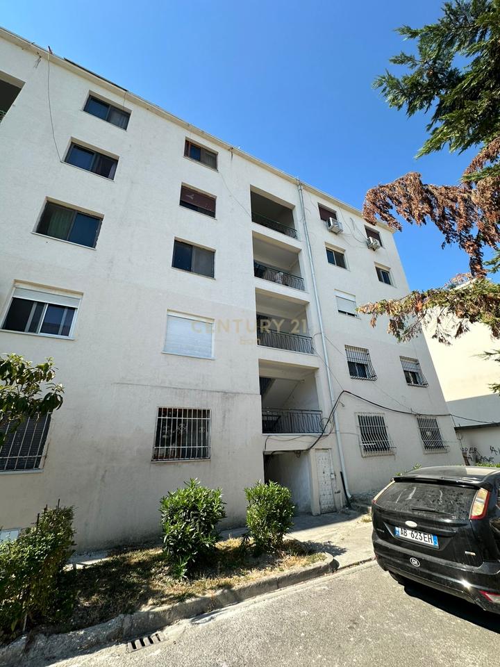 APPARTAMENTO 2+1 IN AFFITTO A DURAZZO NEL QUARTIERE 16 VICINO ALL'ASILO SOROS!