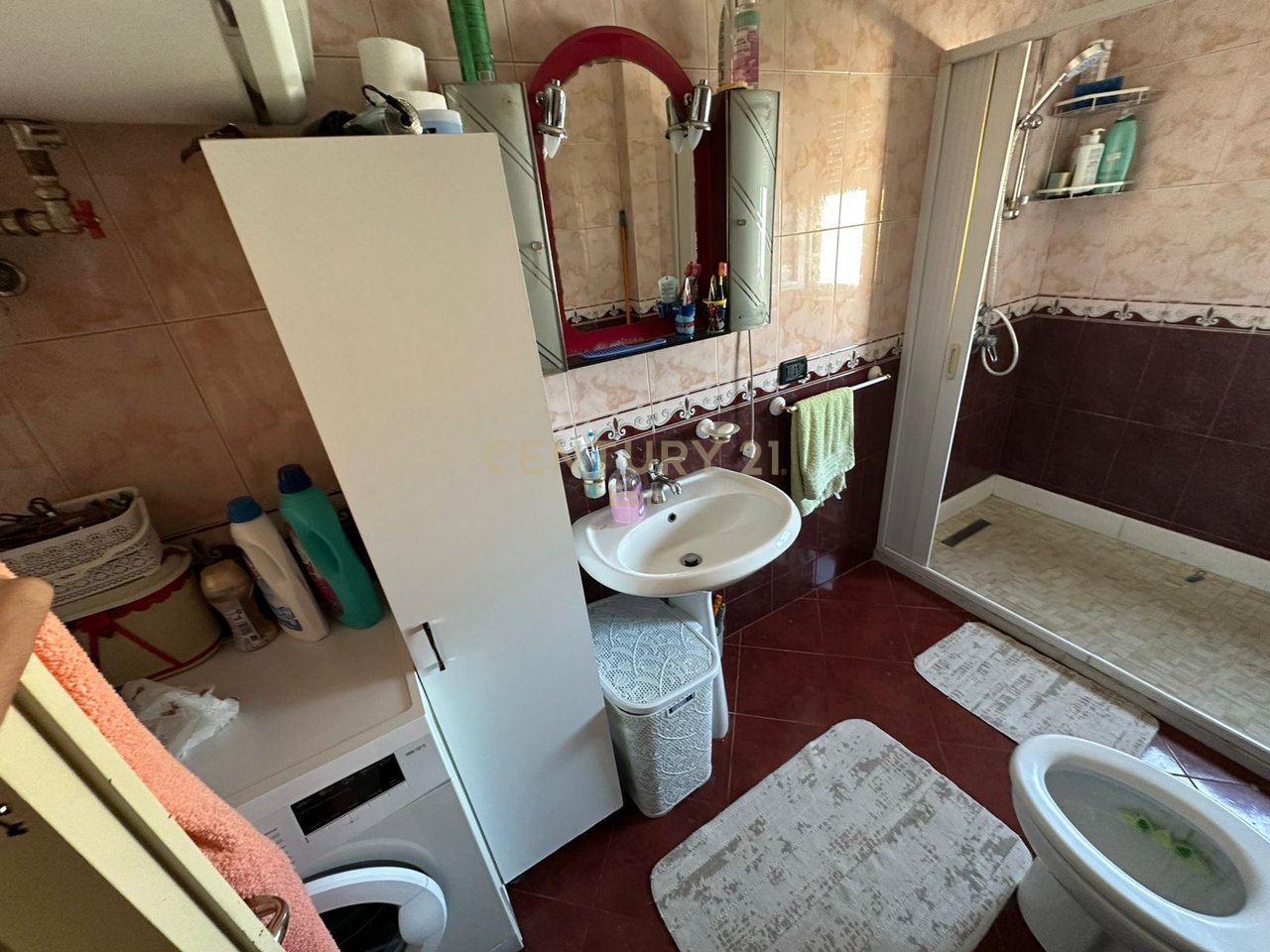 APPARTAMENTO 2+1 IN AFFITTO A DURAZZO NEL QUARTIERE 16 VICINO ALL'ASILO SOROS!