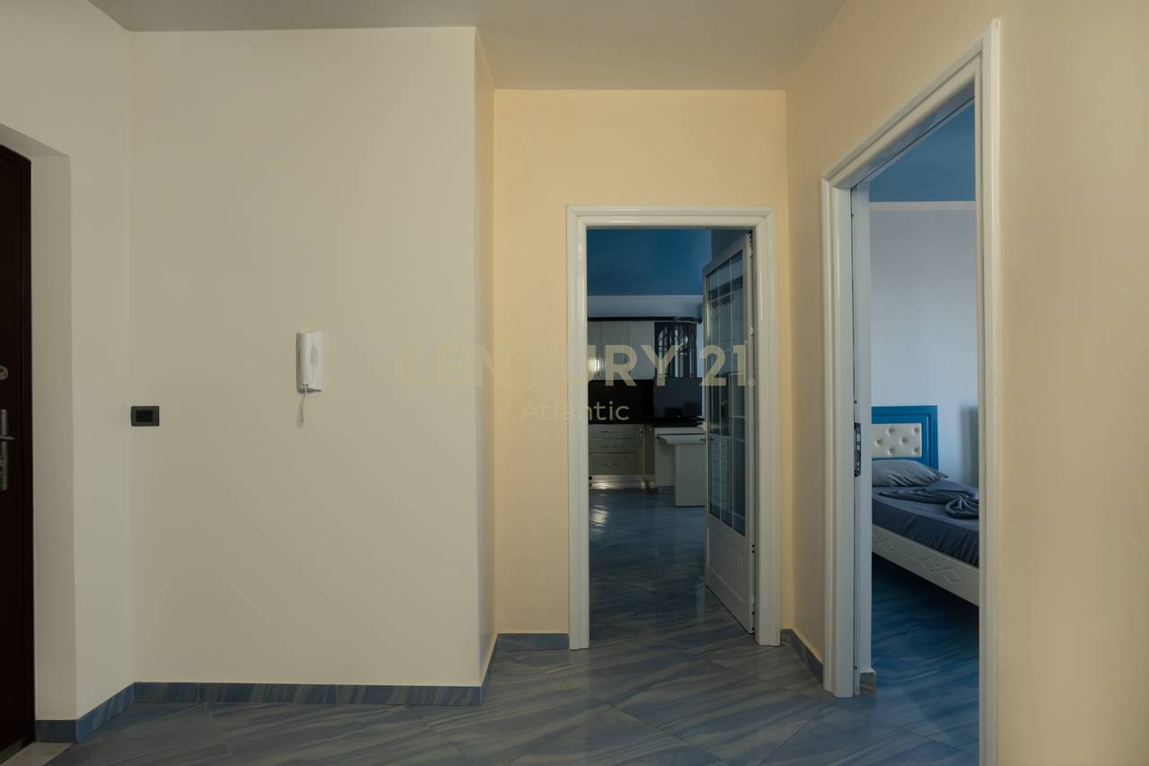 Apartament 2+1 Shitet në Plazh Hekurudha, Durrës